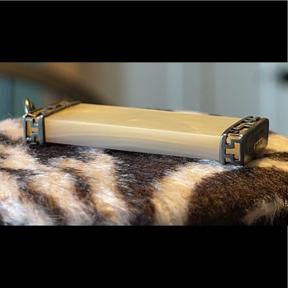 Unique & FABULOUS nicely sized Sterling Silver Mother of Pearl LOVE Pendant ❤️🔥 - Picture 5 of 15